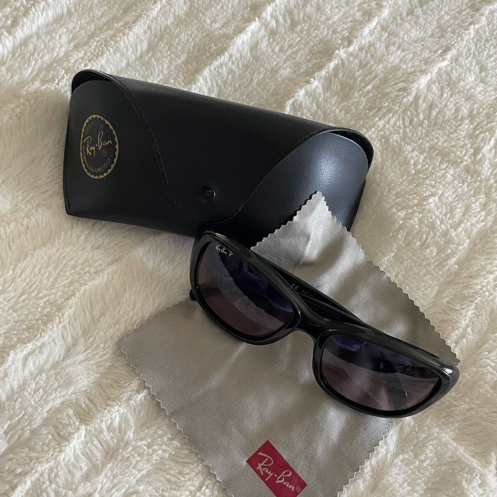 🕶️Ray Ban Polarized black Sunnies ☀️SUMMER IS HERE LADIES